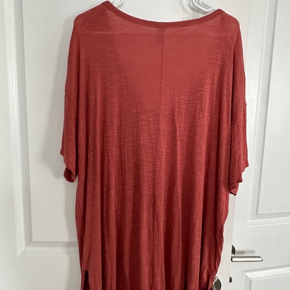 Old navy luxe tshirt - Picture 2 of 3